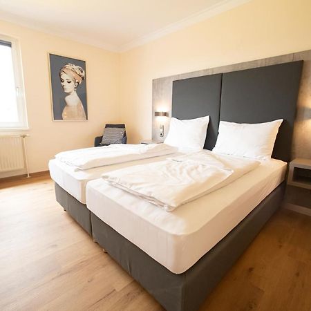 Das Reinisch Just Rooms Швехат Экстерьер фото