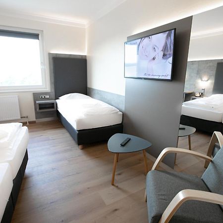 Das Reinisch Just Rooms Швехат Экстерьер фото