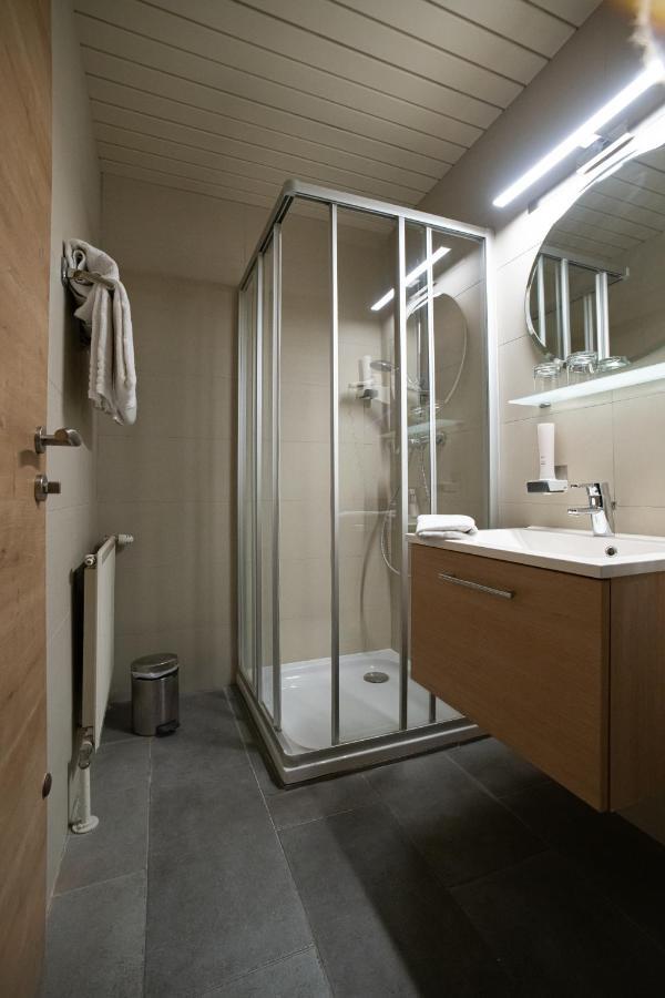 Das Reinisch Just Rooms Швехат Экстерьер фото