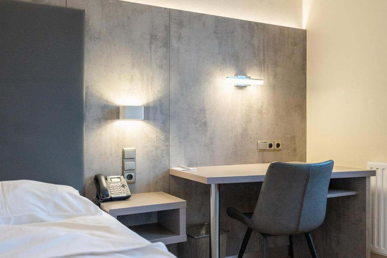 Das Reinisch Just Rooms Швехат Экстерьер фото